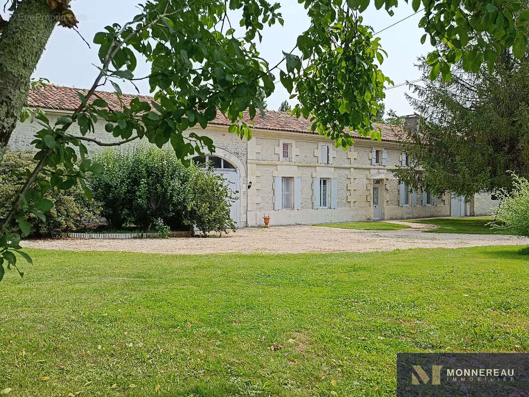 Maison à MESSAC
