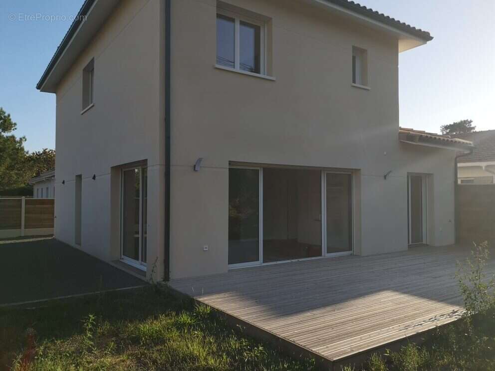 Maison à VENDAYS-MONTALIVET