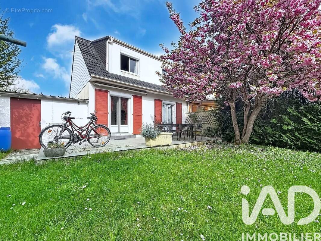 Photo 1 - Maison à BALLANCOURT-SUR-ESSONNE
