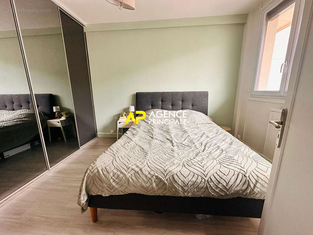 Appartement à SARTROUVILLE