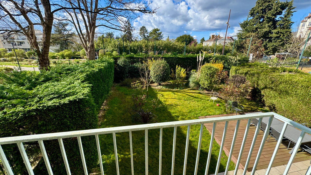 Appartement à ENGHIEN-LES-BAINS