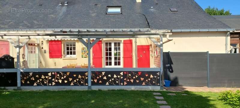 Maison à FENEU