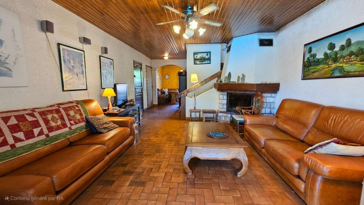 Maison à LE CANNET-DES-MAURES