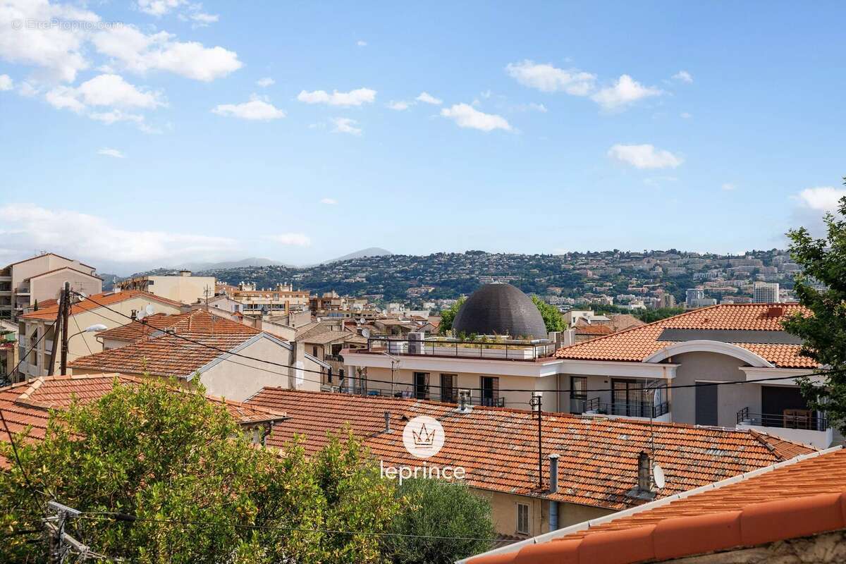 Maison à SAINT-LAURENT-DU-VAR
