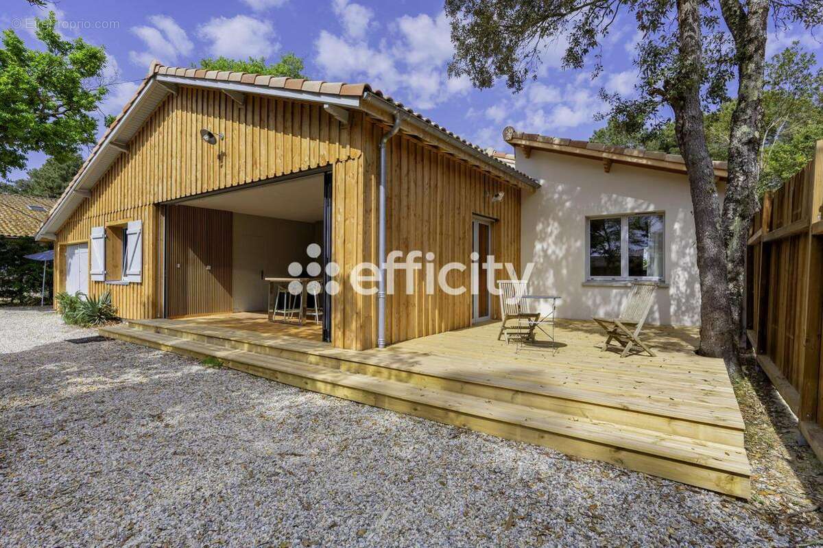 Maison à LACANAU