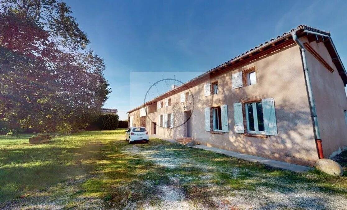 Maison à REYNIES
