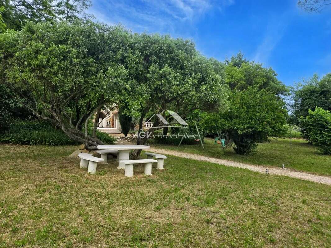 Maison à ALLEGRE-LES-FUMADES