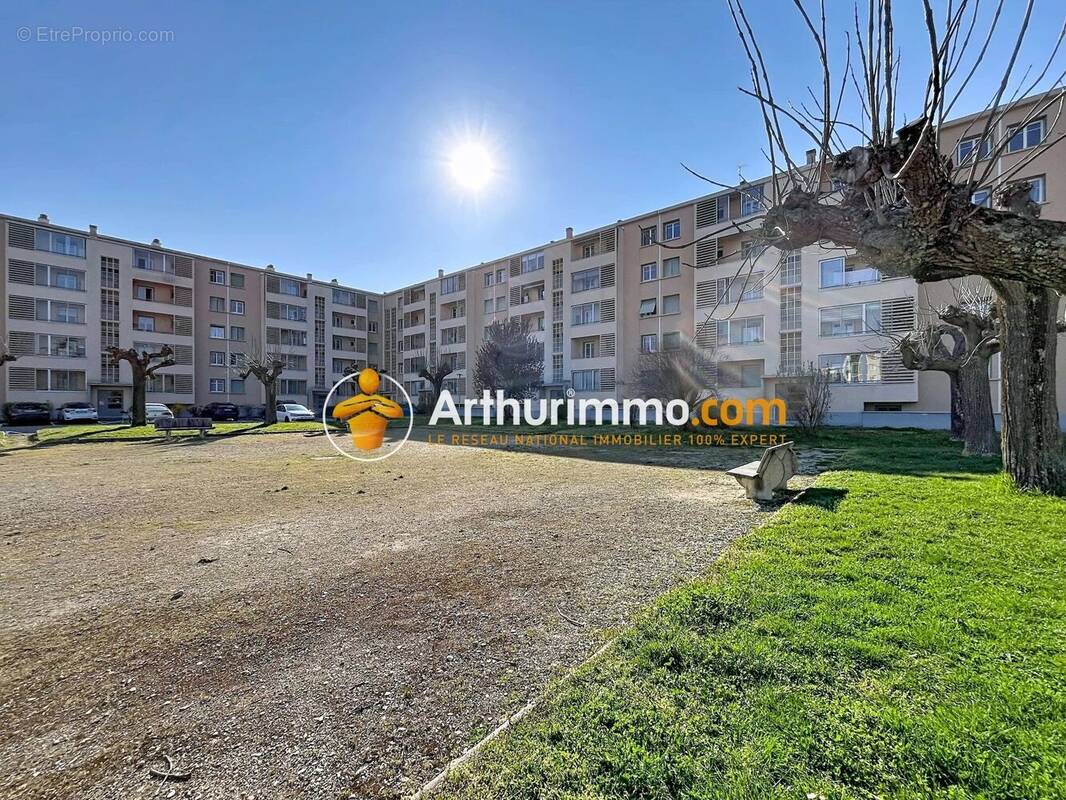 Appartement à BOURGOIN-JALLIEU