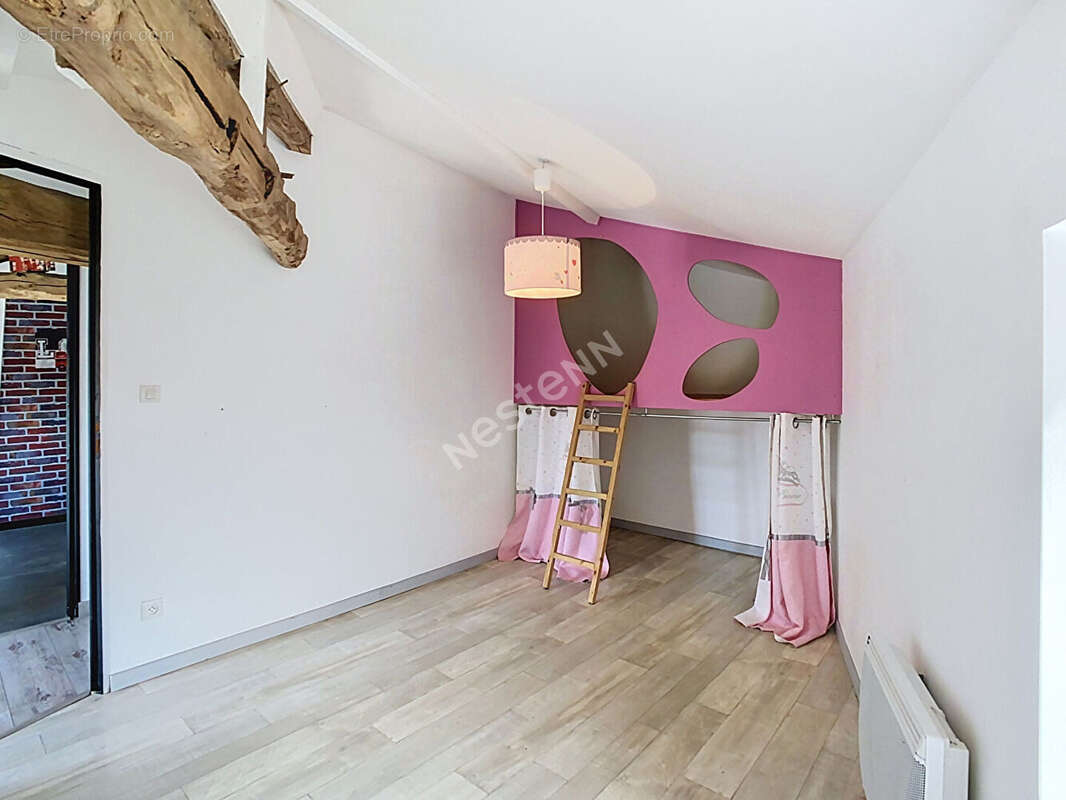 Maison familiale en pierre à vendre dans le bourg du Fief Sauvin - photo 12