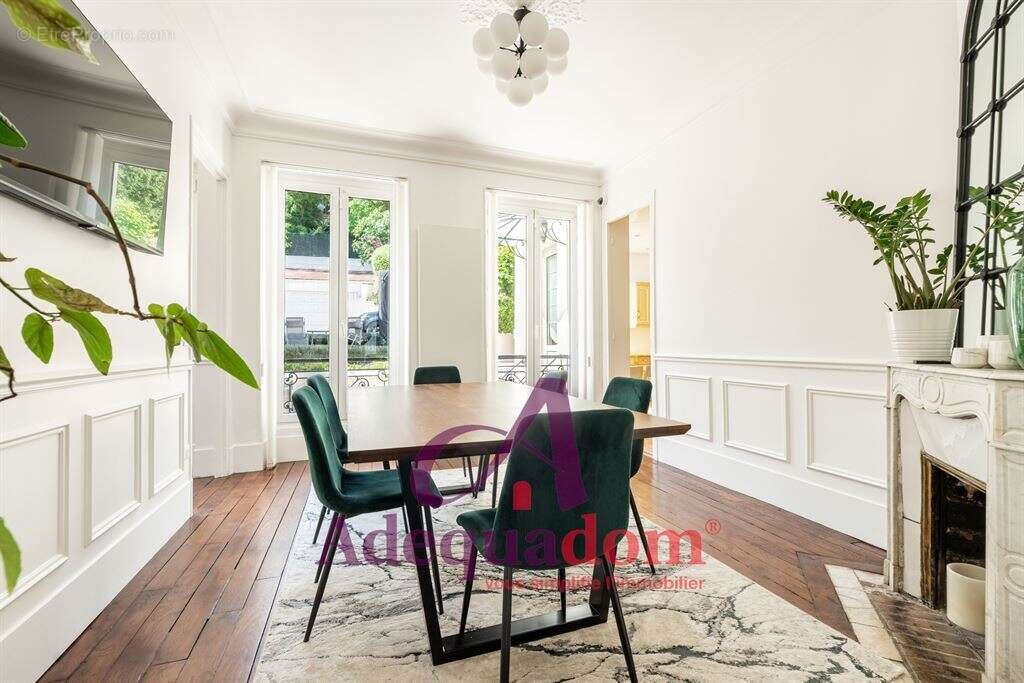 Maison à COURBEVOIE