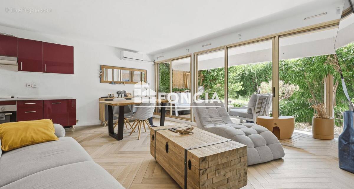 Appartement à VILLENEUVE-LOUBET