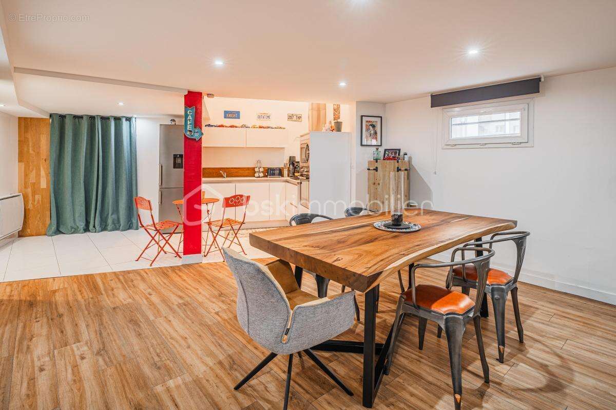 Spacieux et chaleureux 3 pièces rénové de 104 m2 en duplex - photo 5