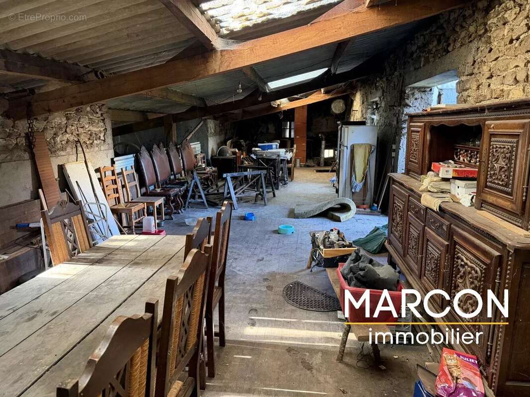 Maison à LA CHAPELLE-TAILLEFERT