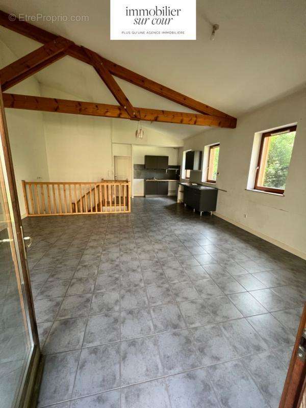 Appartement à SAINT-ETIENNE