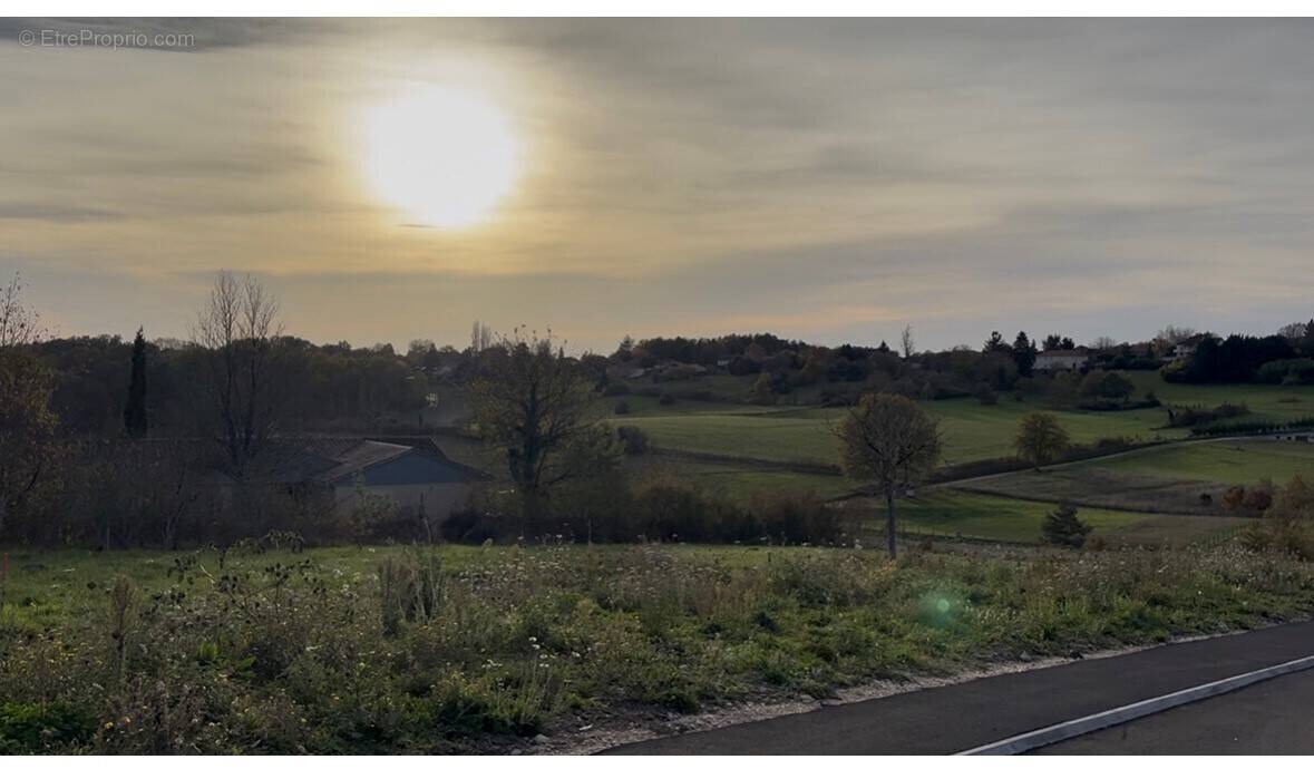 Terrain à CHAMPCEVINEL