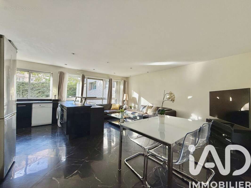 Photo 4 - Appartement à COURBEVOIE