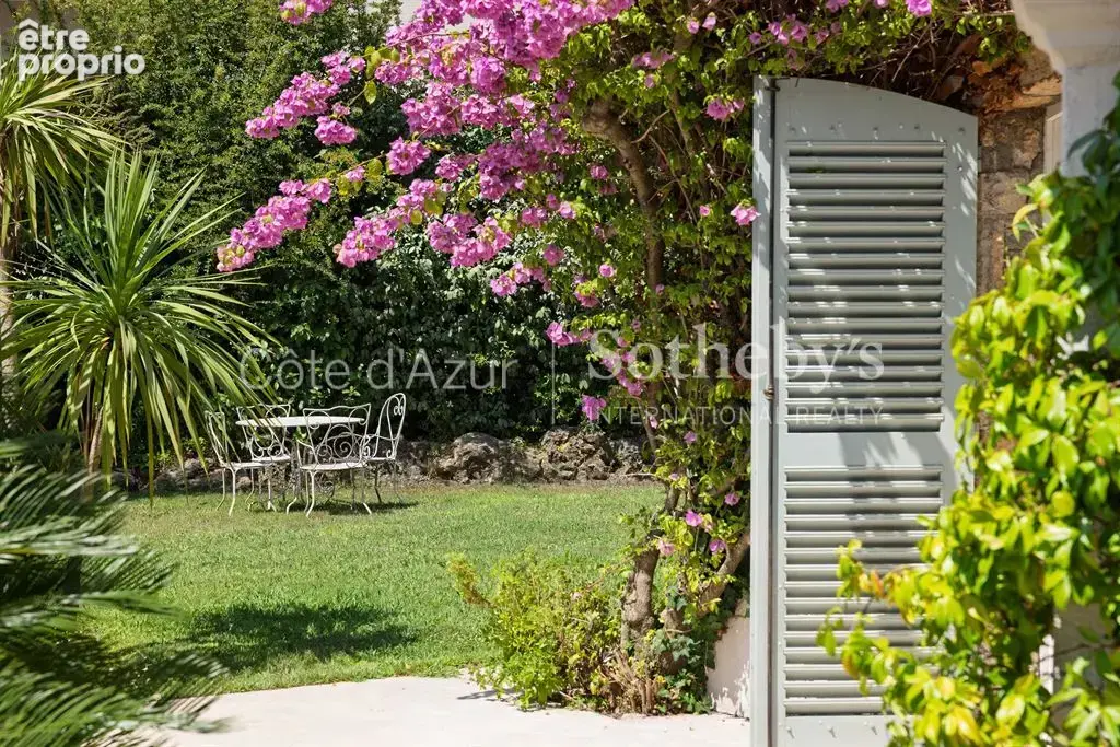 Charmante villa 6 chambres avec piscine sur terrain de 2 108 m² - photo 15