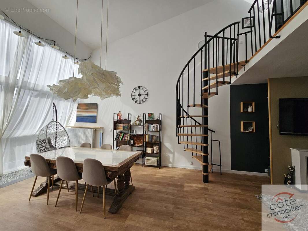 Appartement à SAINT-MAUR-DES-FOSSES