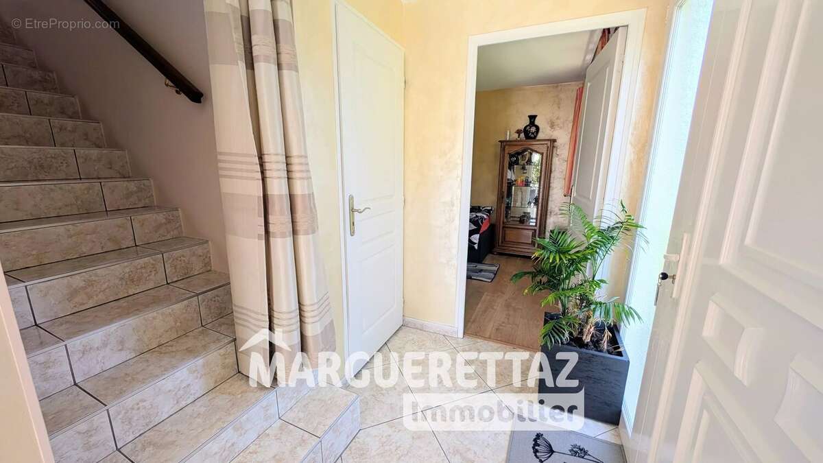 Maison à VETRAZ-MONTHOUX