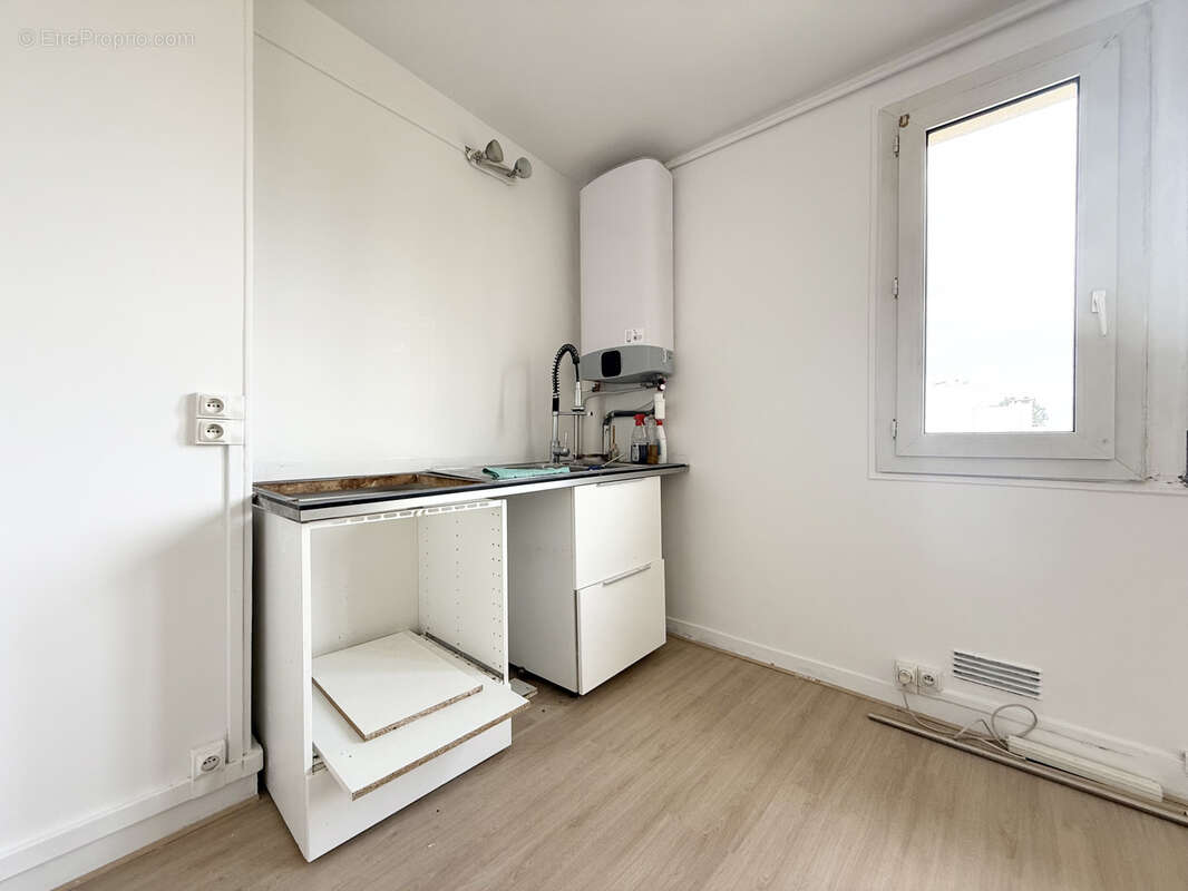 Appartement à COURBEVOIE