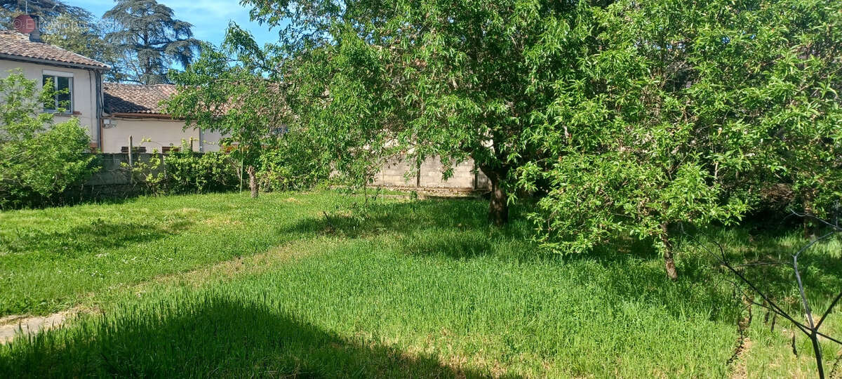 Maison à NEGREPELISSE