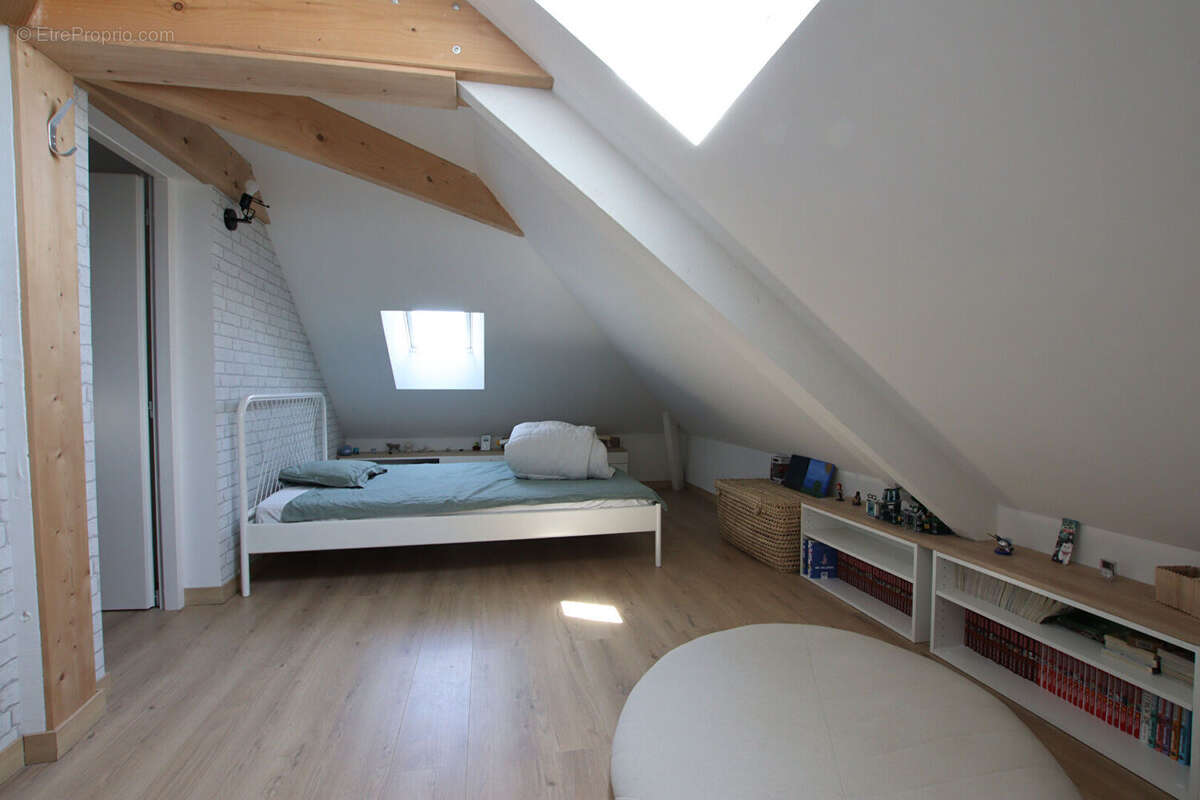 Maison 5 à 7 chambres dans le bourg de Vouillé - photo 12