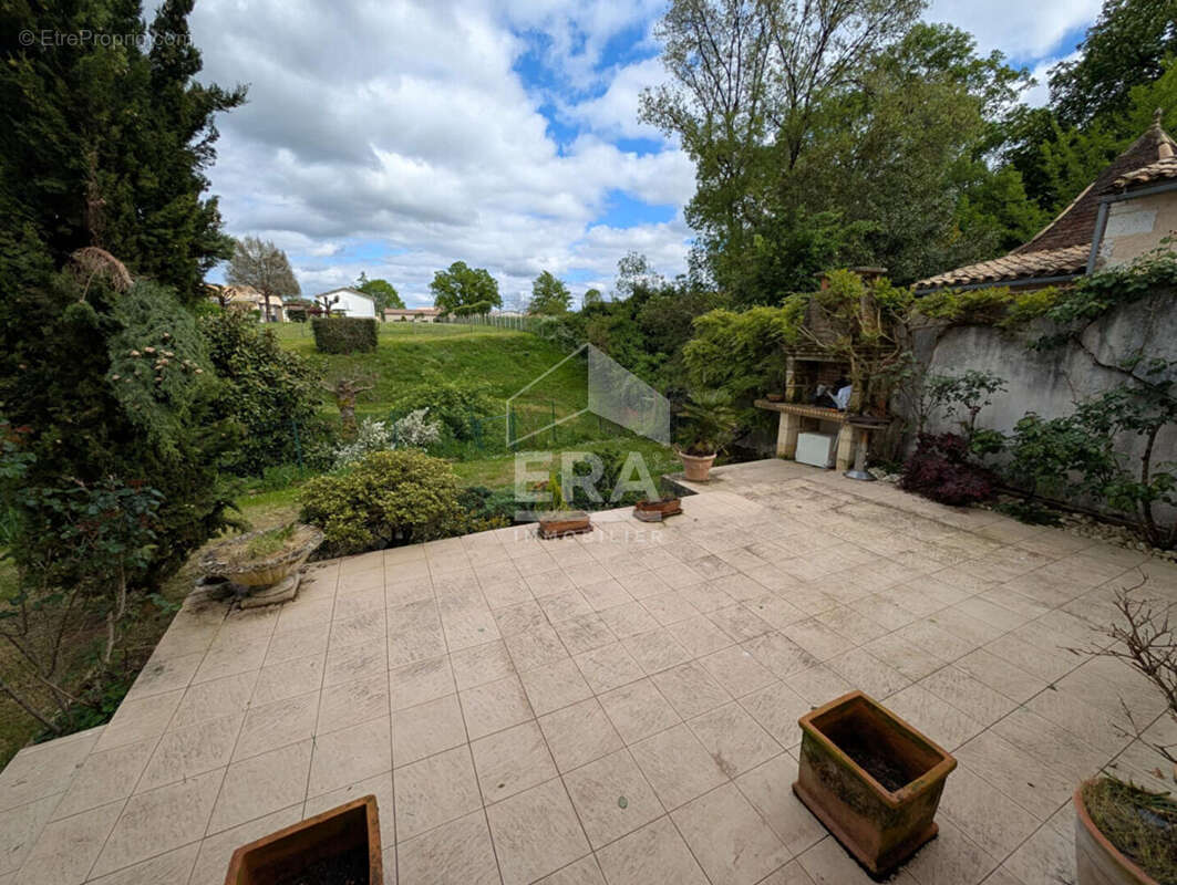 Maison à MONTPON-MENESTEROL