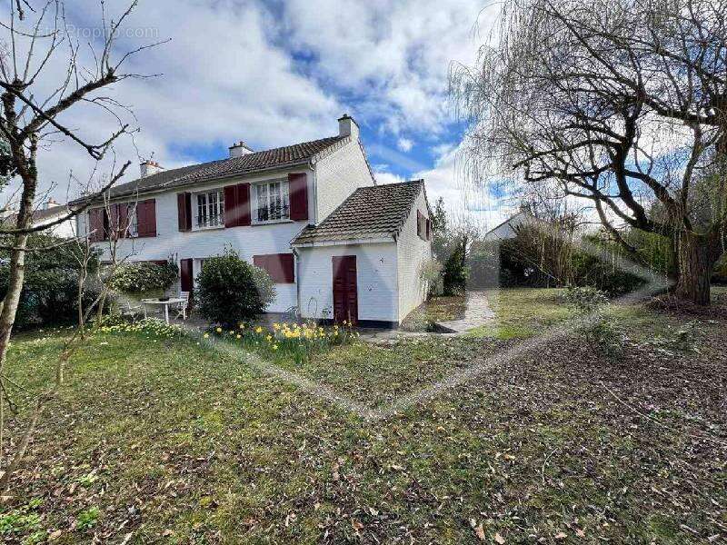 Maison à COMBS-LA-VILLE