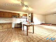 Séjour / Cuisine - Appartement à NEUILLY-EN-THELLE