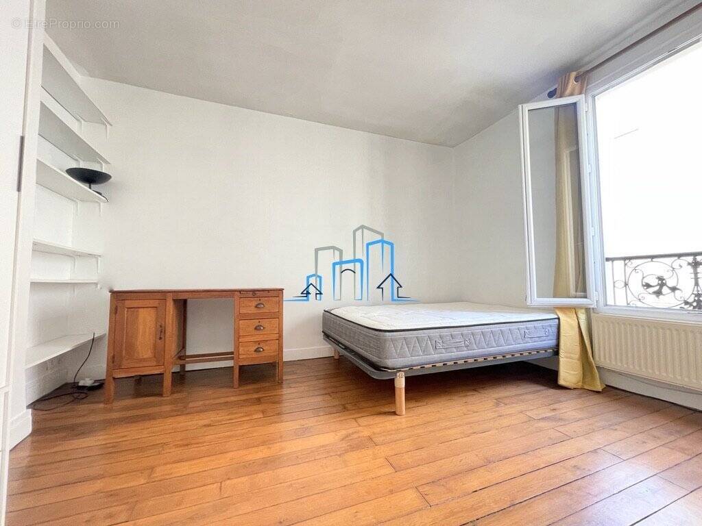 Appartement à PARIS-18E