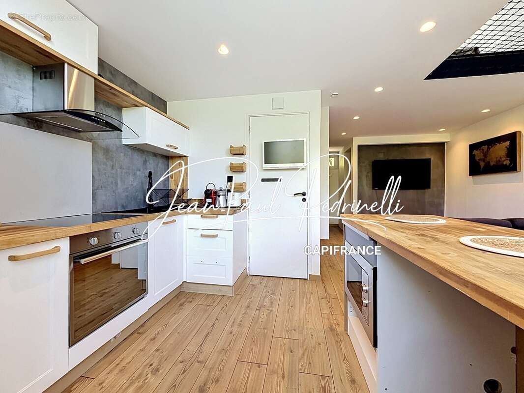 SAINT-RAPHAËL, Duplex 3 pièces 59 m² total,  meublé et équipé,  parking privatif et climatisation - DPE C - photo 11