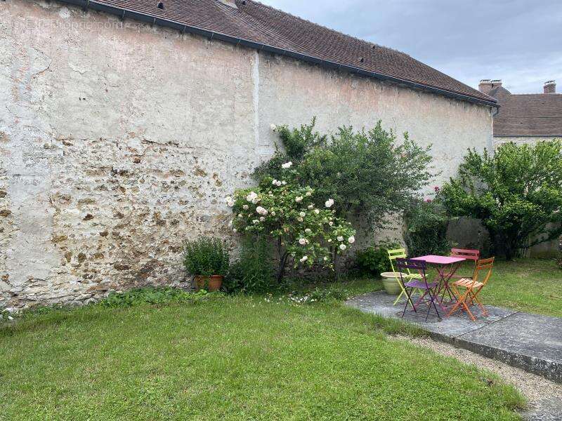 Maison à CRESPIERES