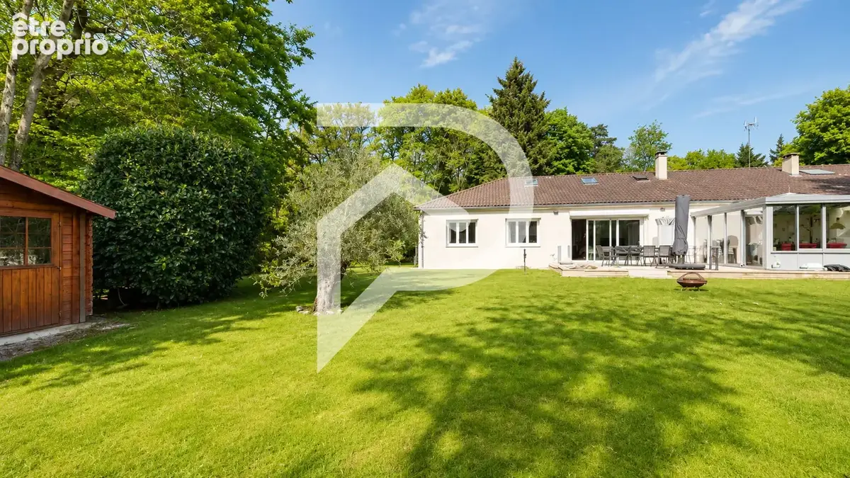 Maison familiale  de plain pied 150 m² Domaine privé sécurisé  Jardin 1000 m² plein sud  La Celle-Saint-Cloud Proche A13 et Parl - photo 1