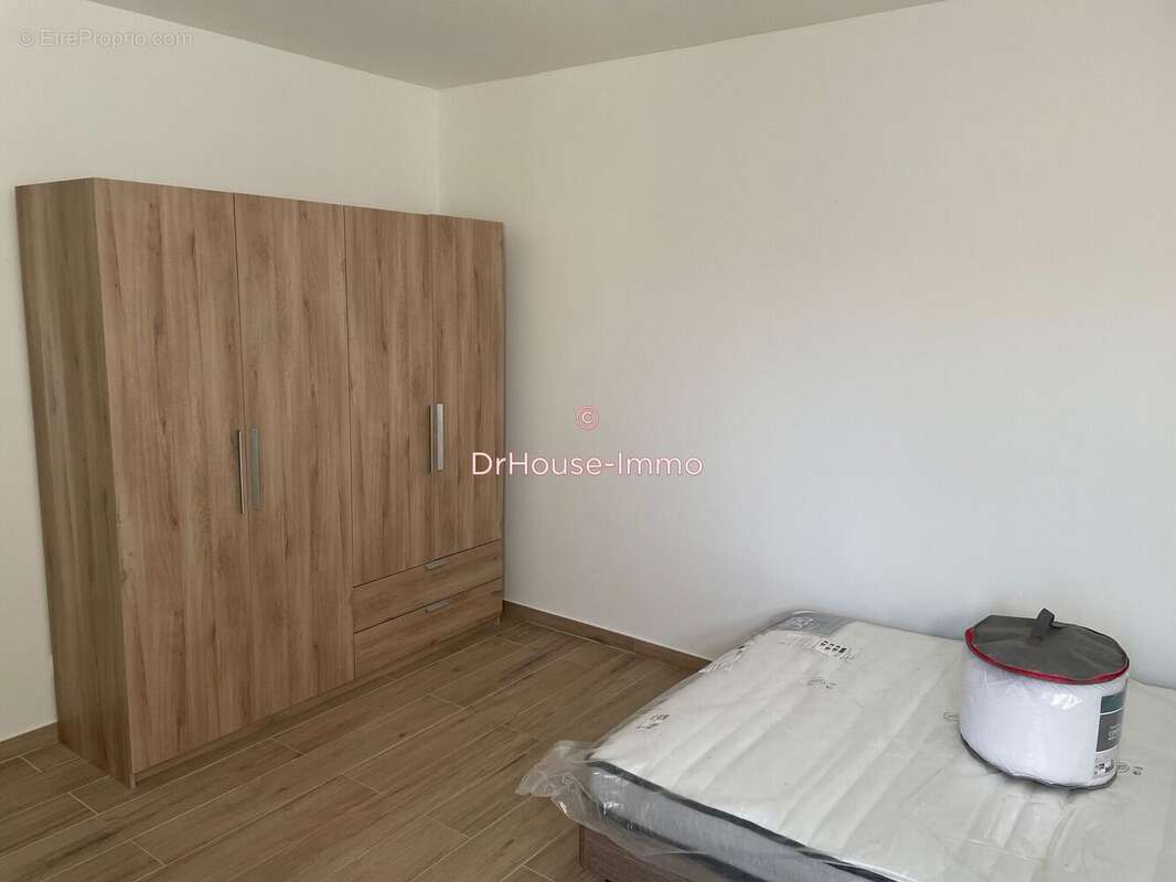 Appartement à SAINT-HILAIRE-DE-BRETHMAS