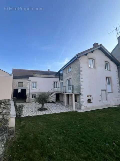 Maison 270 m² à Gevrey-Chambertin  - photo 2