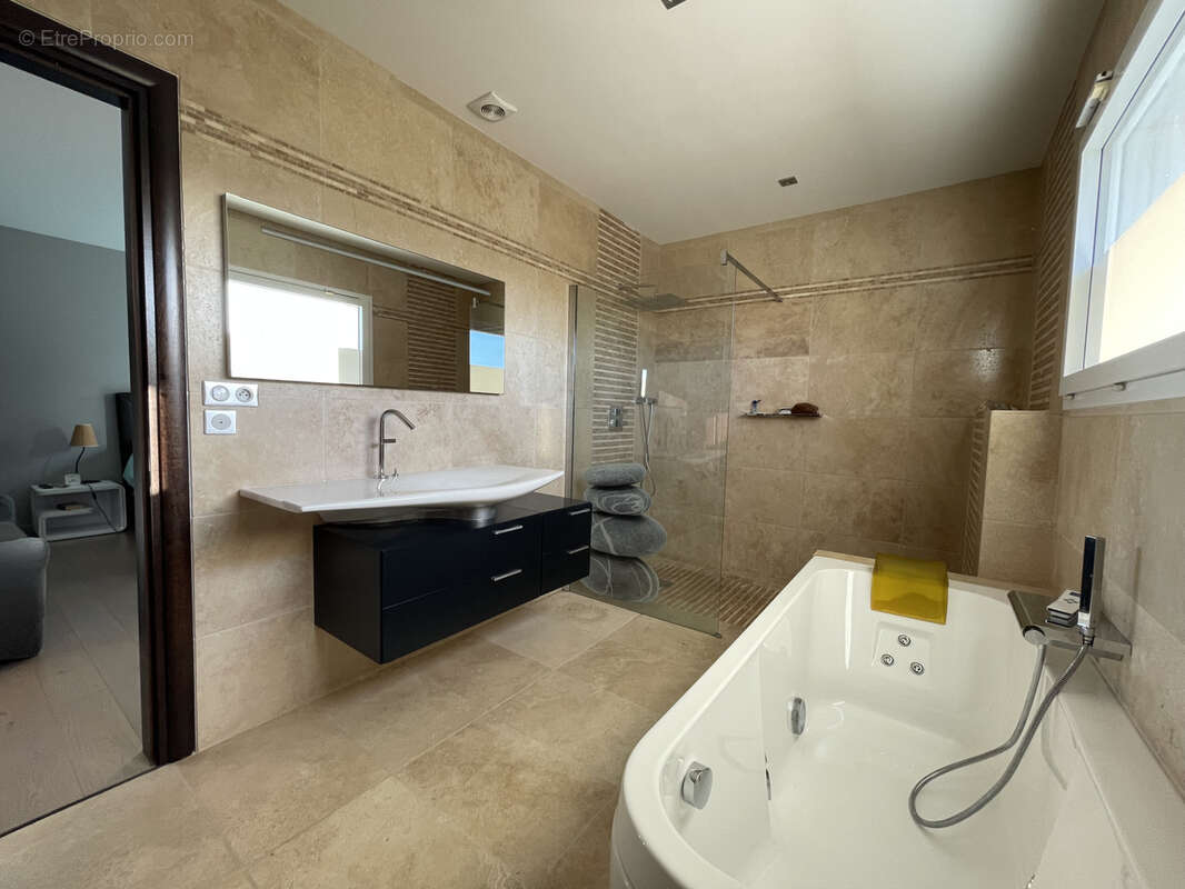 Maison à COLOMBIERS