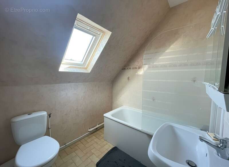 Maison à vendre DPE D à GUINGAMP  (22) - photo 12