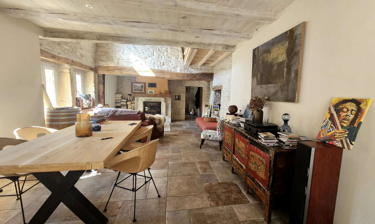 Maison à CHASSAGNE-SAINT-DENIS