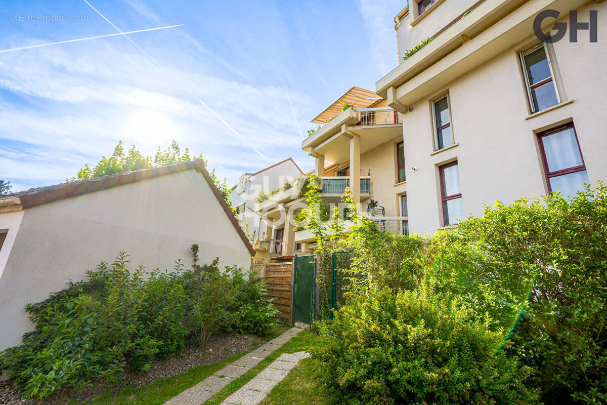 Appartement à ETIOLLES