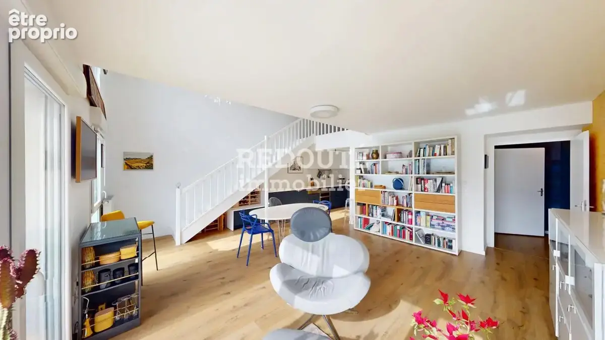 Duplex en dernier etage avec exterieur et parking - photo 2