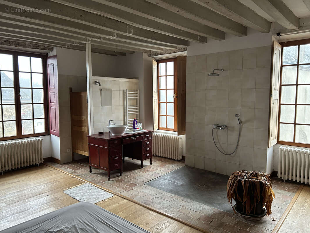 Maison à FRESNAY-SUR-SARTHE