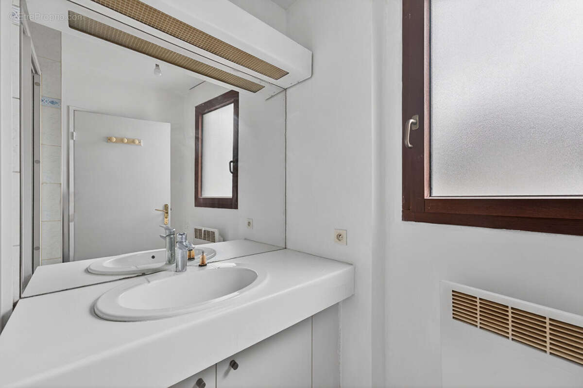 Appartement à PARIS-19E