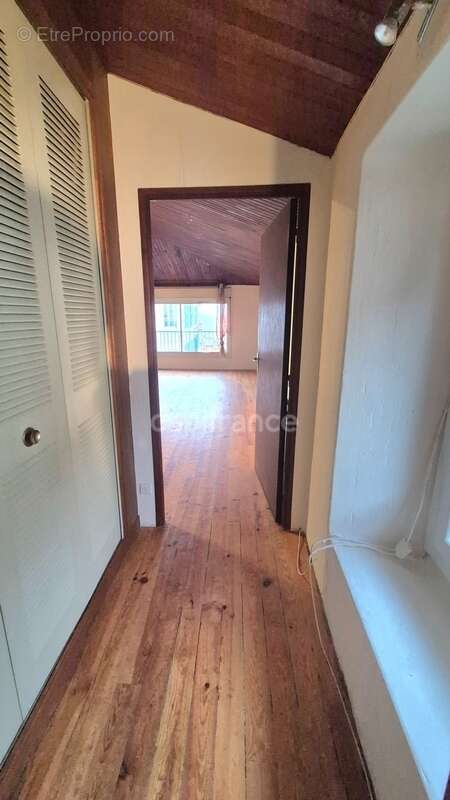 Maison à MONTREJEAU