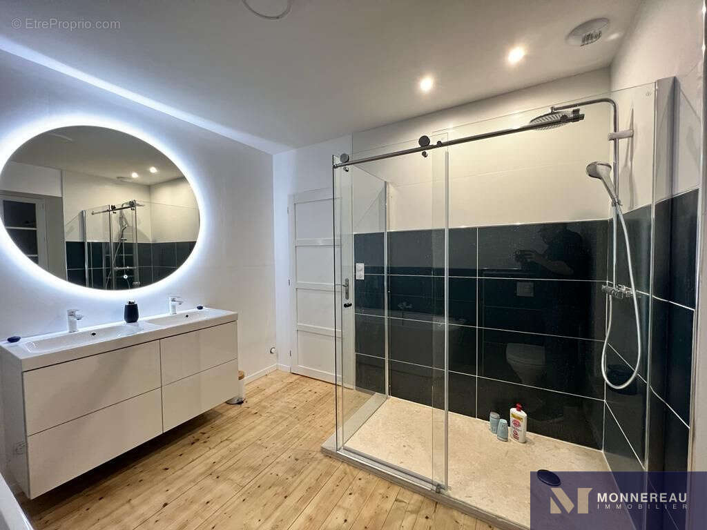 Maison à BARBEZIEUX-SAINT-HILAIRE