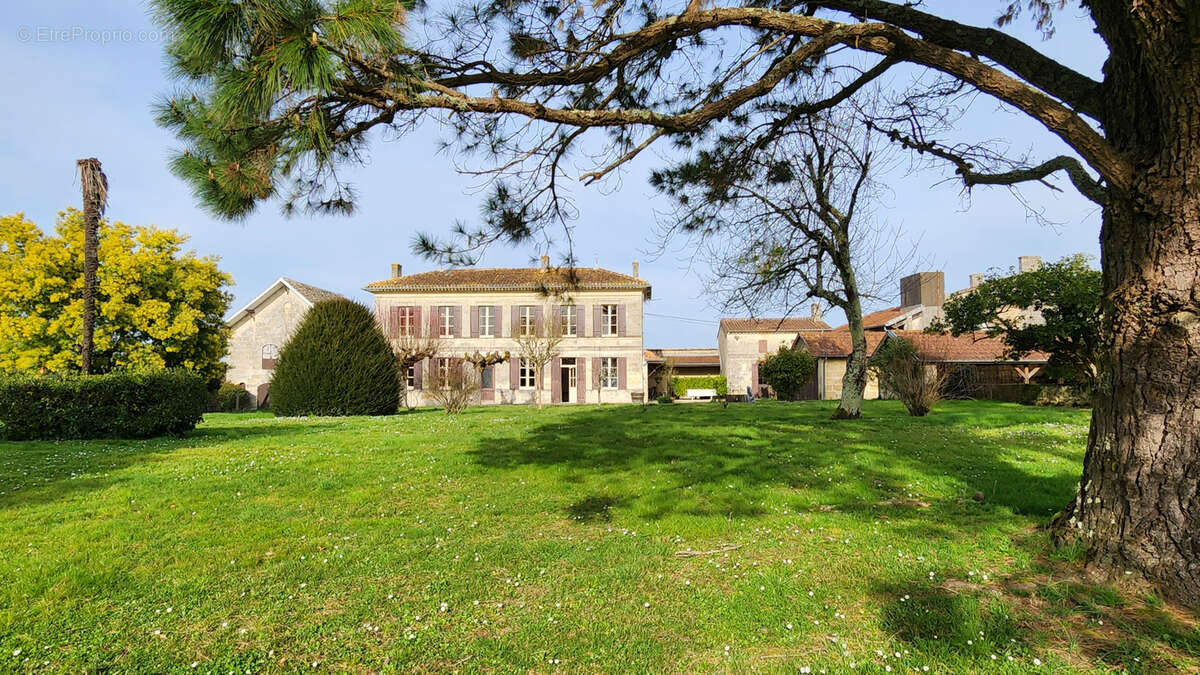 Maison à BAYON-SUR-GIRONDE