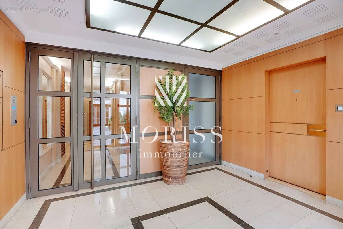 Appartement à NEUILLY-SUR-SEINE