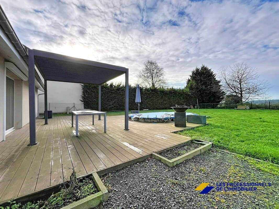 Maison à CHARMOIS-DEVANT-BRUYERES