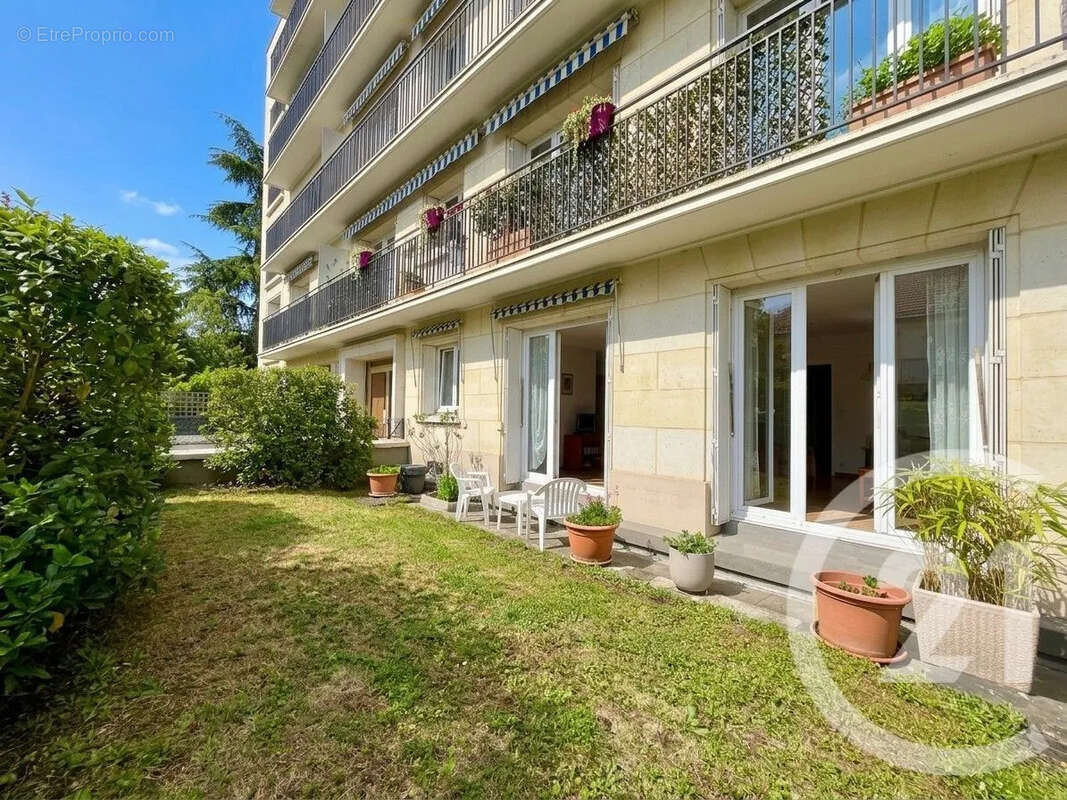 Appartement à SAINT-MAUR-DES-FOSSES