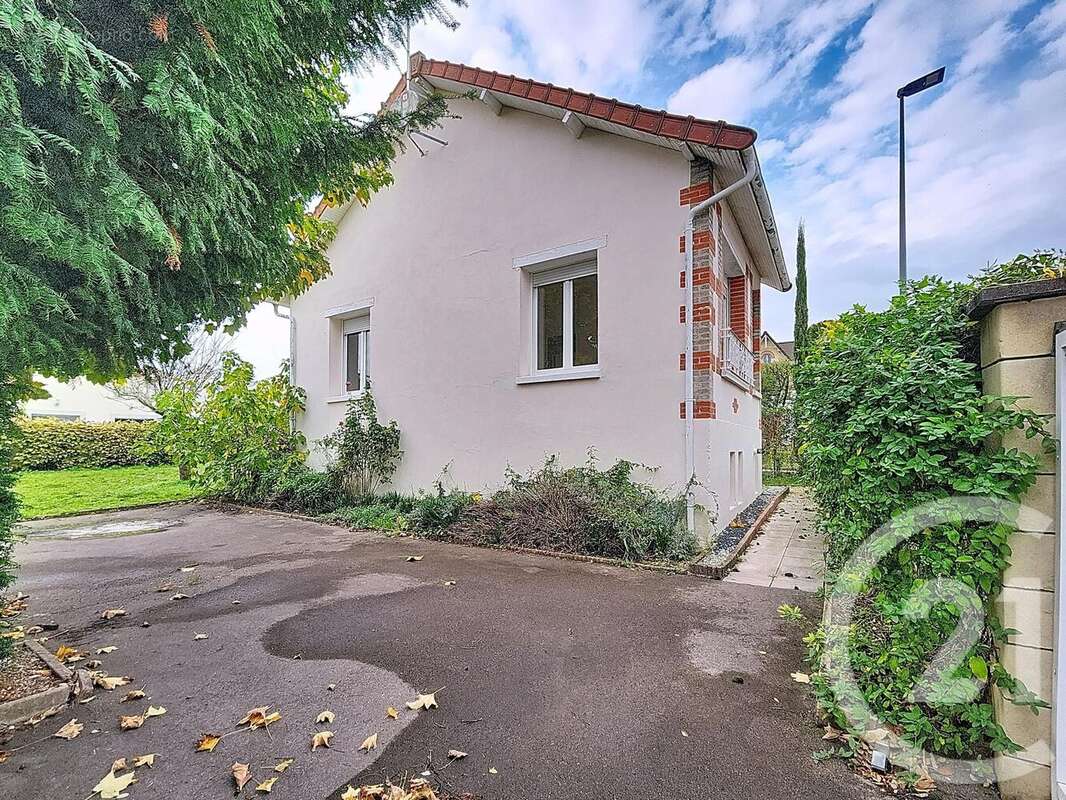 Maison à SAINTE-SAVINE