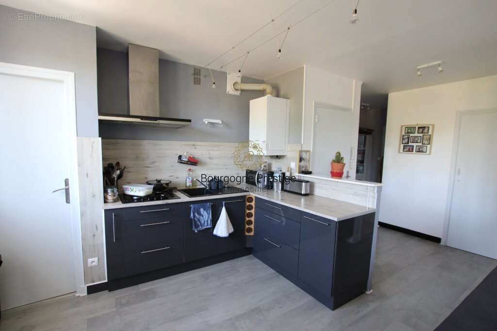Appartement t3 avec loggia, cave et garage - photo 3